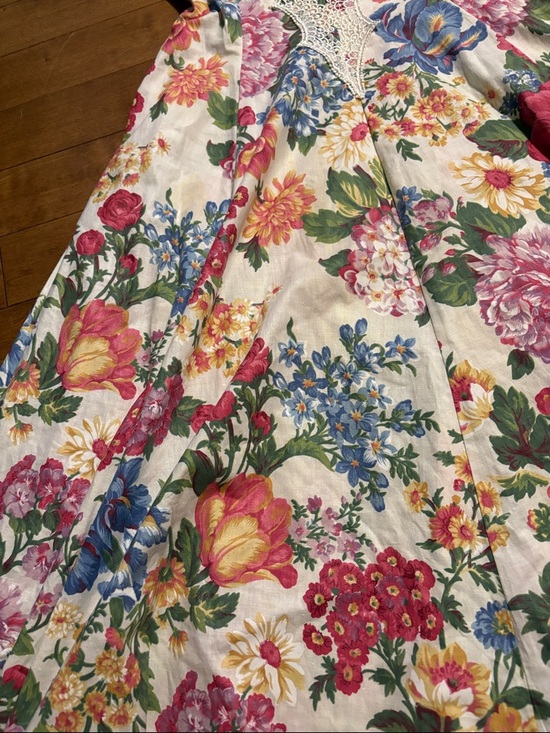 Vintage Floral Lace-Trim Midi Dress in Multi-Color - Picture 4 of 7